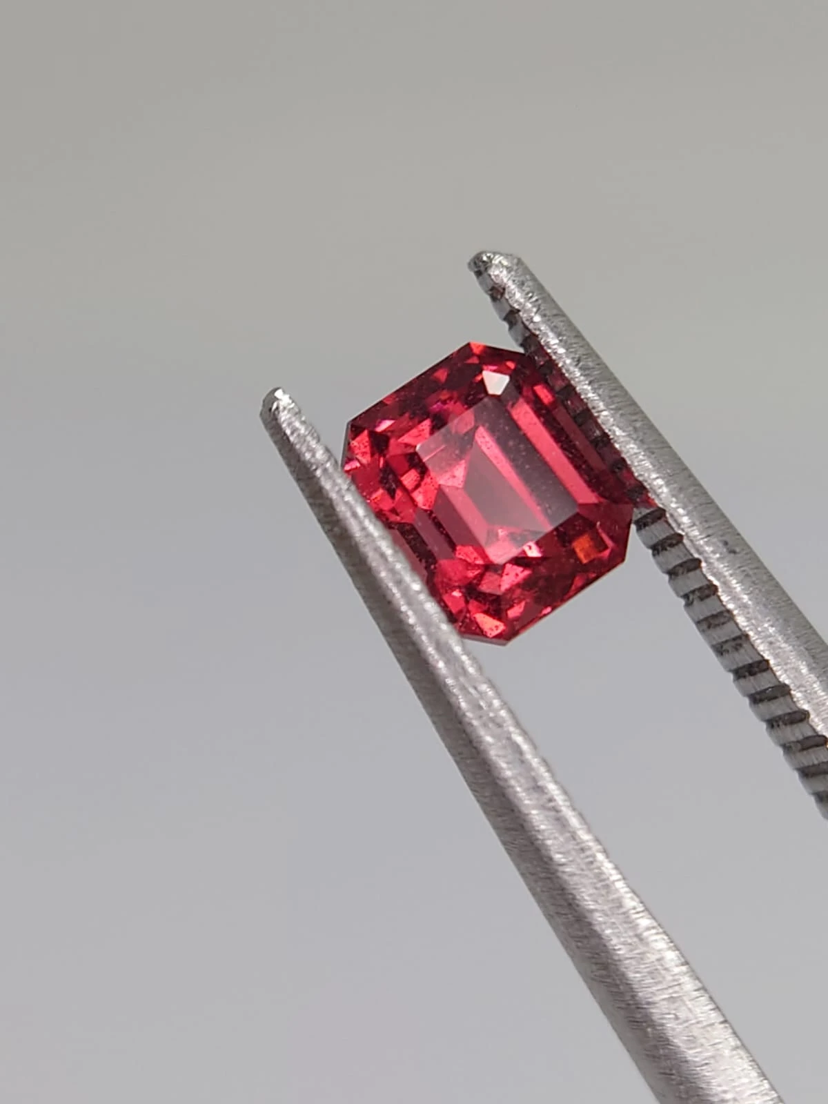 1ct Natural Emerald Faceted Umbalite Garnet from Tanzania — view 4